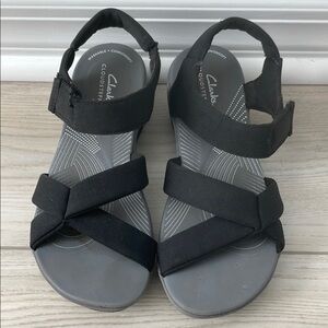Clarks Women's Black Cross-Strap Sandals